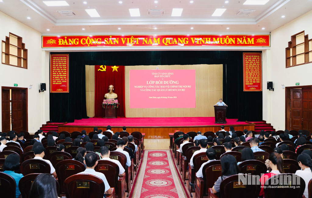 Quang cảnh lớp bồi dưỡng.