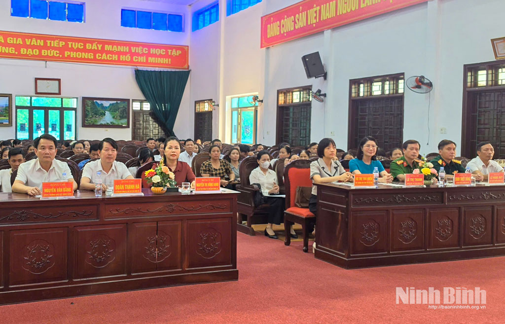 Các đại biểu dự hội nghị.