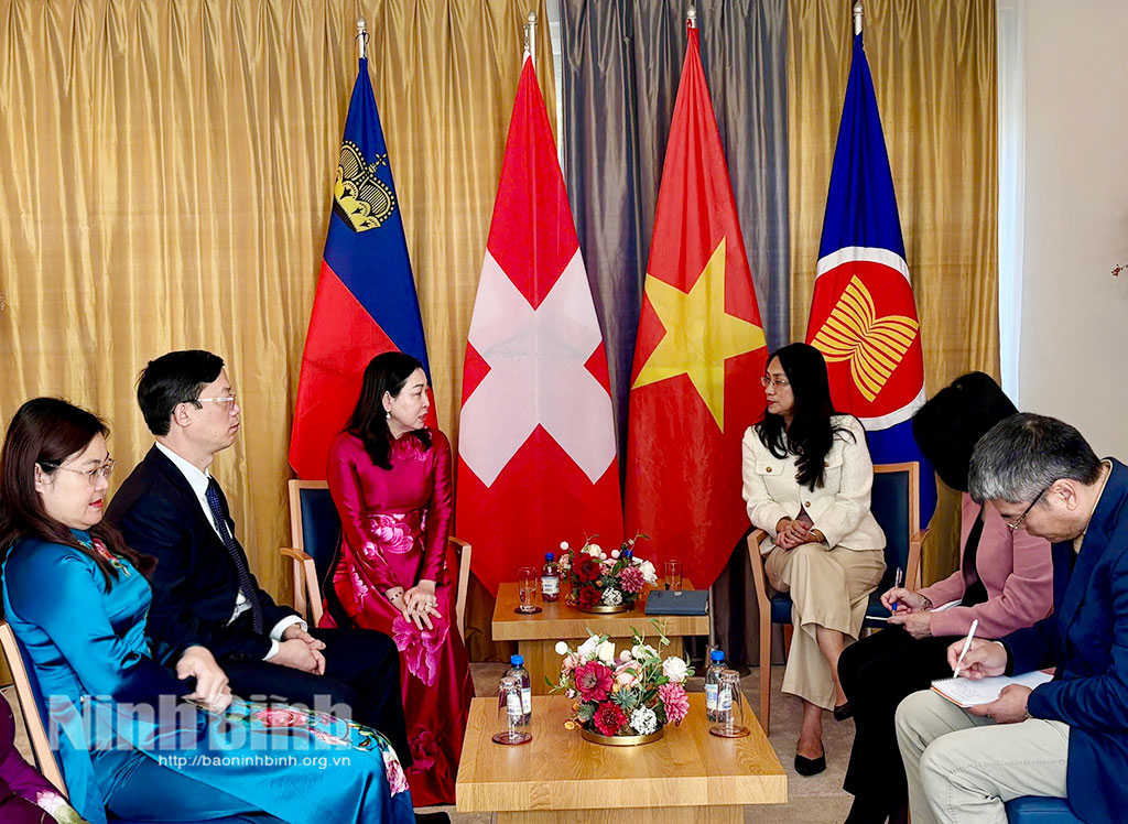 Đoàn công tác tỉnh Ninh Bình đã có buổi làm việc với Đại sứ quán Việt Nam tại Thụy Sĩ.
