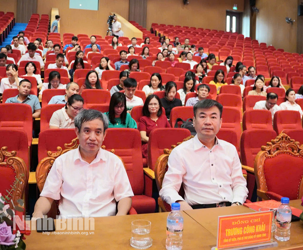 Các đại biểu dự lớp tập huấn.