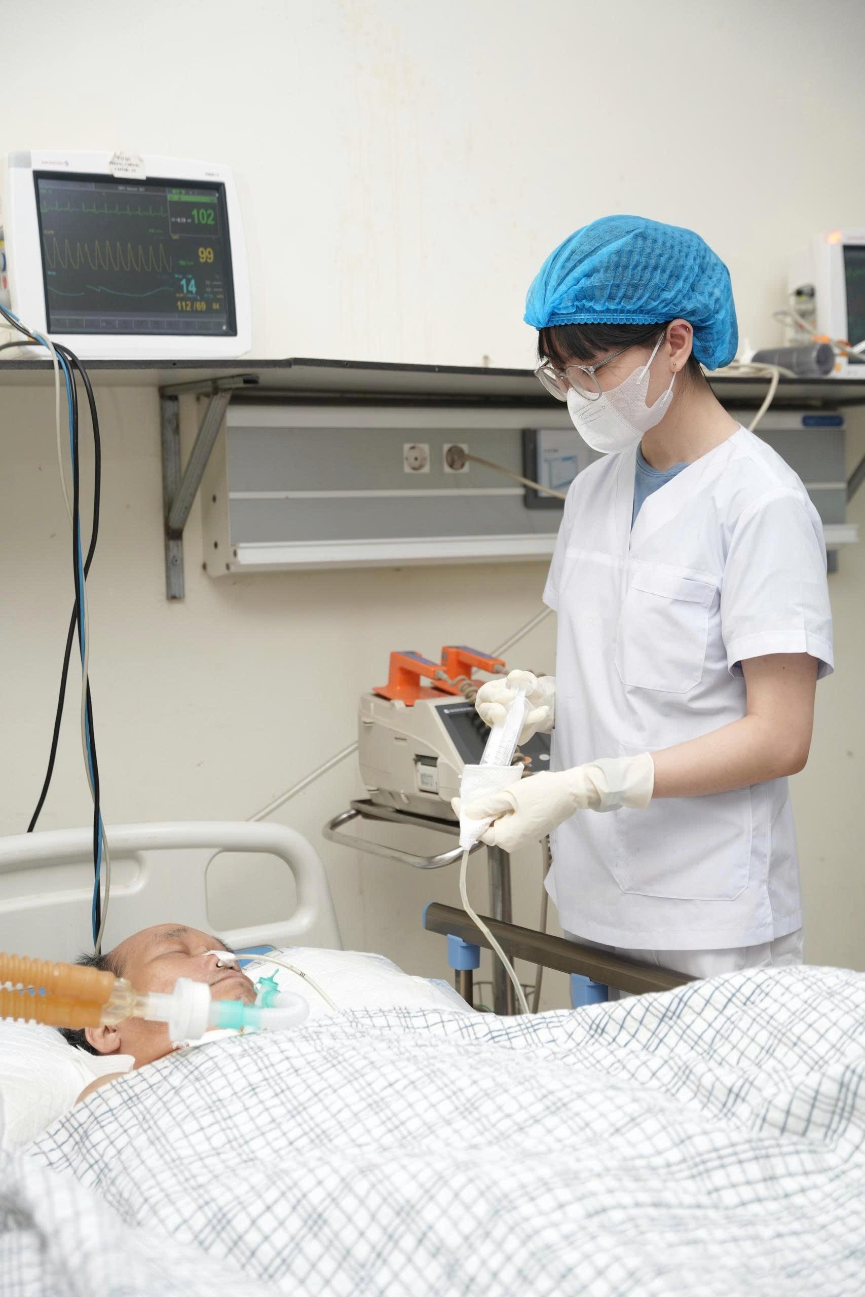 Tận tụy với nghề, tận tâm với người bệnh