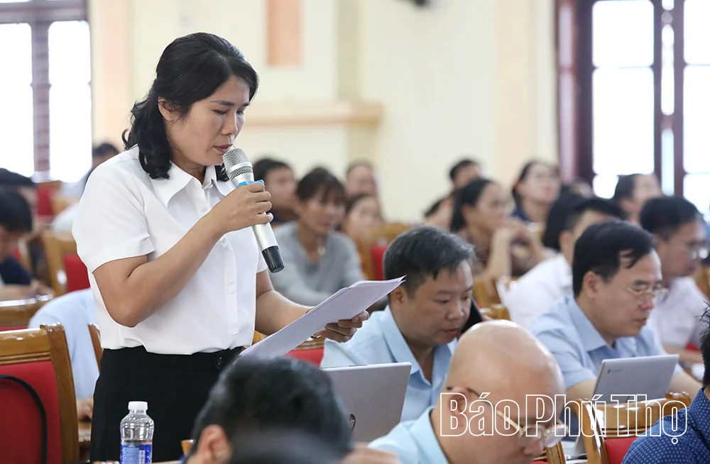 Đoàn đại biểu Quốc hội tỉnh tiếp xúc cử tri các xã vùng Đà Bắc