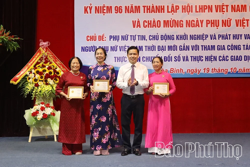 Hội Liên hiệp Phụ nữ phường Hòa Bình gặp mặt, tọa đàm nhân Ngày Phụ nữ Việt Nam 20/10