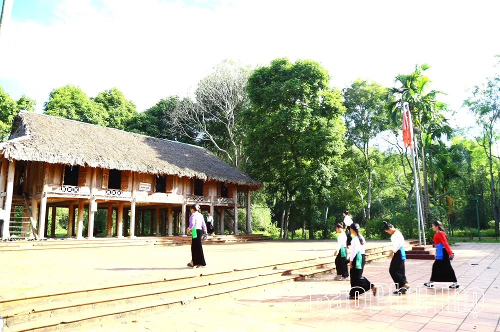 Đánh thức Mường Bi