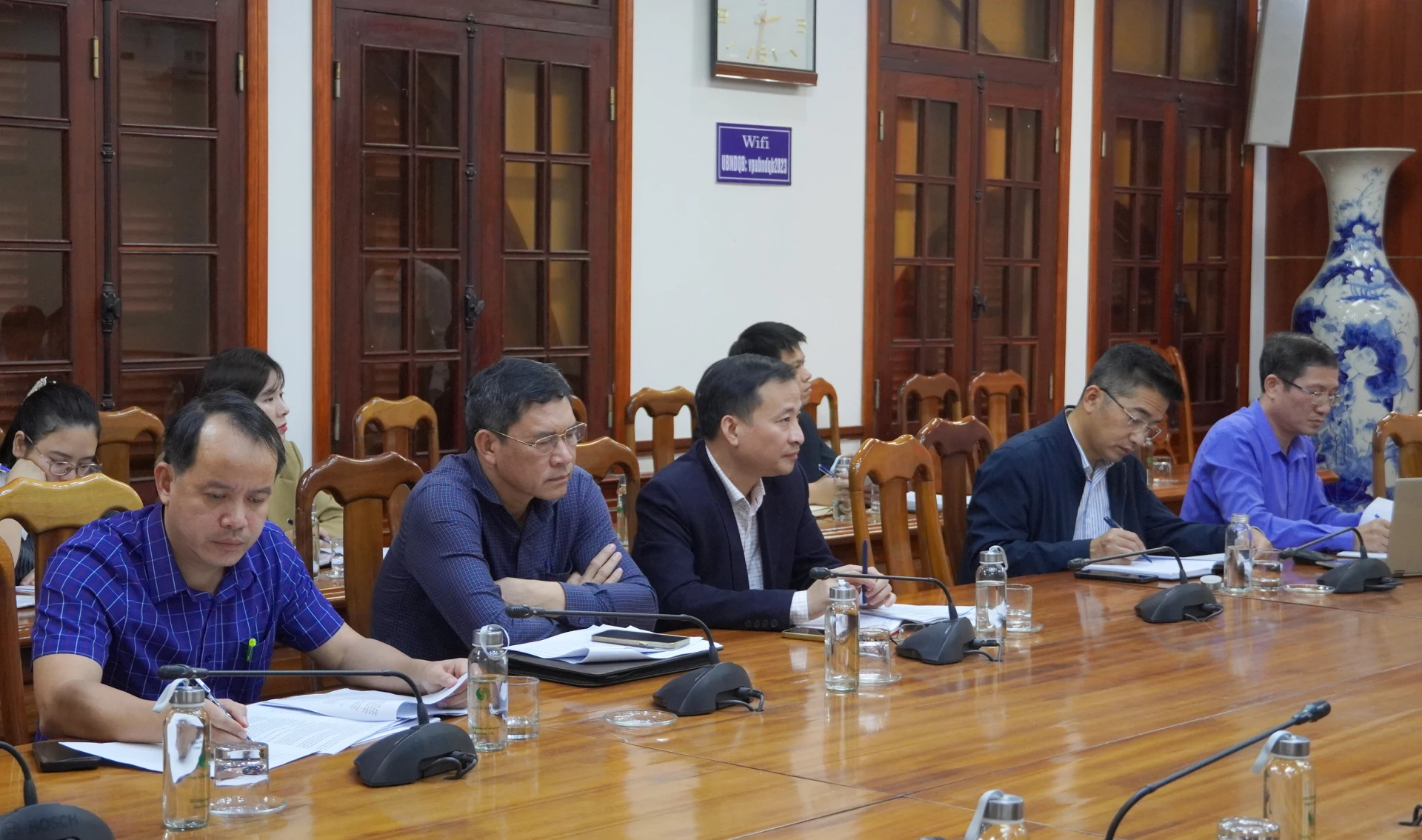 Các đại biểu tham dự buổi làm việc - Ảnh: N.H