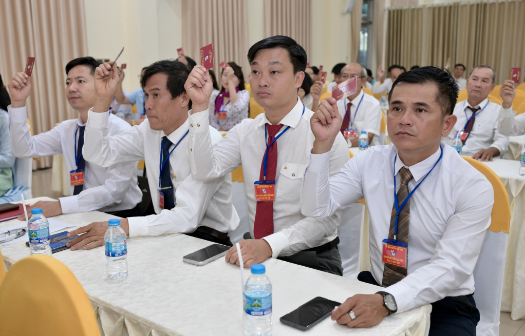 29.9.2026-TinTH-Dai_hoi_dai_bieu_Hoi_Nha_bao_tinh_Tay_Ninh_to_chuc_phien_tru_bi00011.jpg (6.34 MB)