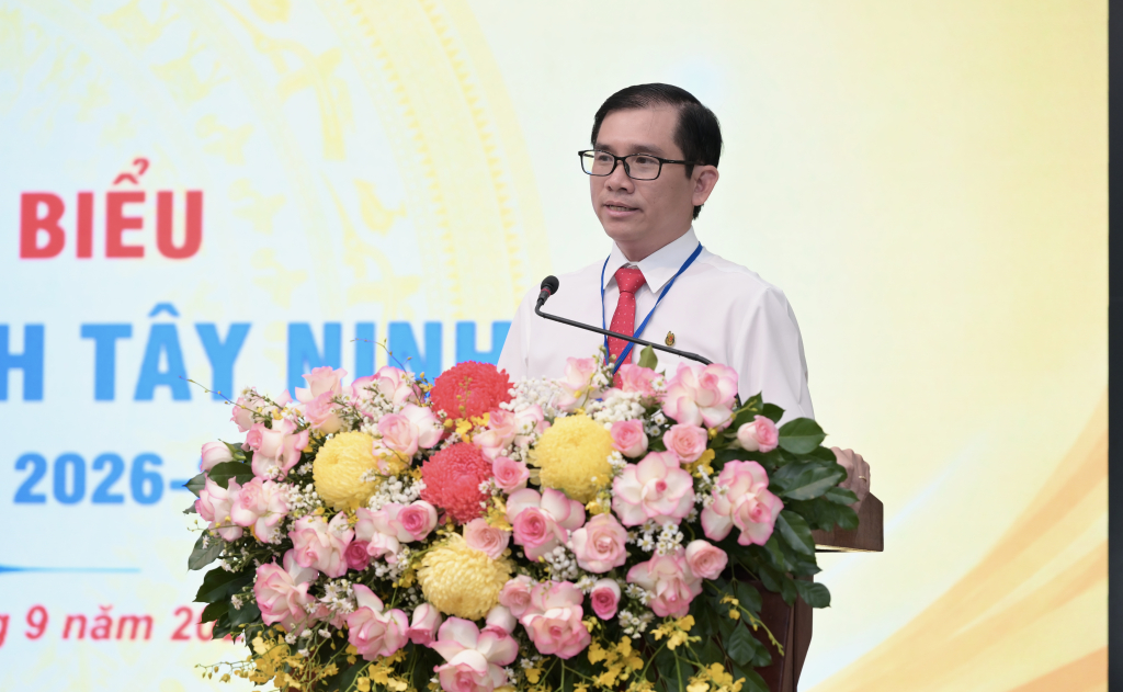 Nhà báo Lê Hồng Phước, Chủ tịch Hội thay mặt Đoàn Chủ tịch báo cáo Phương án công tác nhân sự