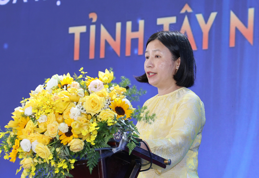 Giám đốc Sở Khoa học và Công nghệ tỉnh Tây Ninh Huỳnh Thị Hồng Nhung tiếp thu ý kiến chỉ đạo của Thứ trưởng Bộ Khoa học và Công nghệ
