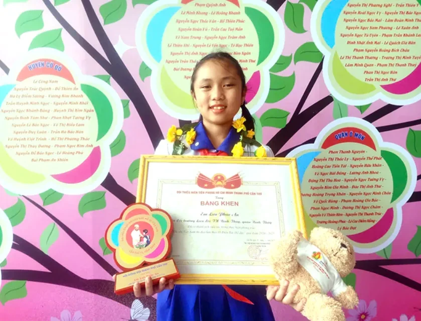 5 học sinh 11 tuổi l&agrave; đại biểu nhỏ tuổi nhất dự Đại hội Thi đua y&ecirc;u nước lần thứ XI