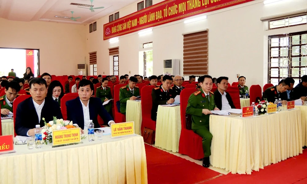 X&acirc;y dựng h&igrave;nh ảnh c&ocirc;ng an x&atilde; Định T&acirc;n trong sạch, vững mạnh, ch&iacute;nh quy, tinh nhuệ v&agrave; hiện đại