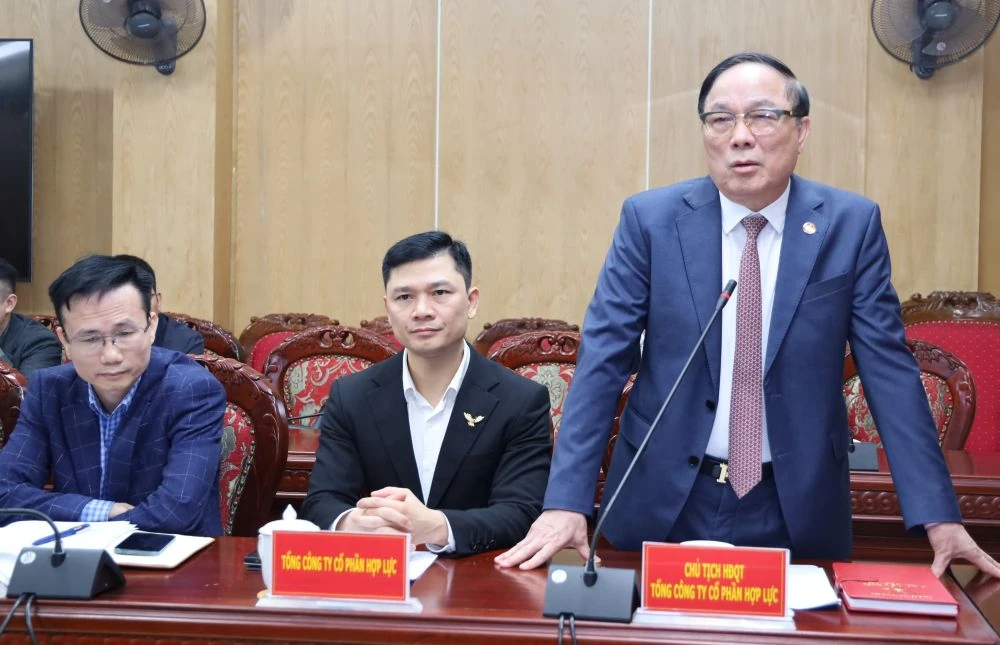 Th&aacute;o gỡ vướng mắc, tạo điều kiện thuận lợi để Tổng C&ocirc;ng ty CP Hợp Lực triển khai c&aacute;c dự &aacute;n tr&ecirc;n địa b&agrave;n tỉnh