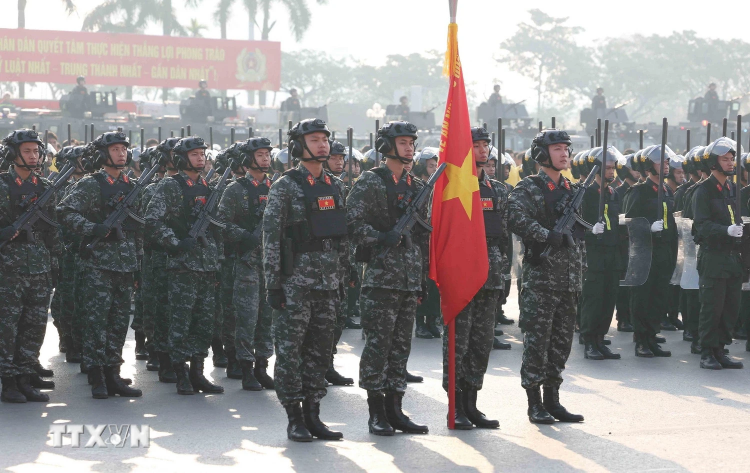 Thường trực Ban Bí thư dự Lễ xuất quân bảo vệ Đại hội lần thứ XIV của Đảng
