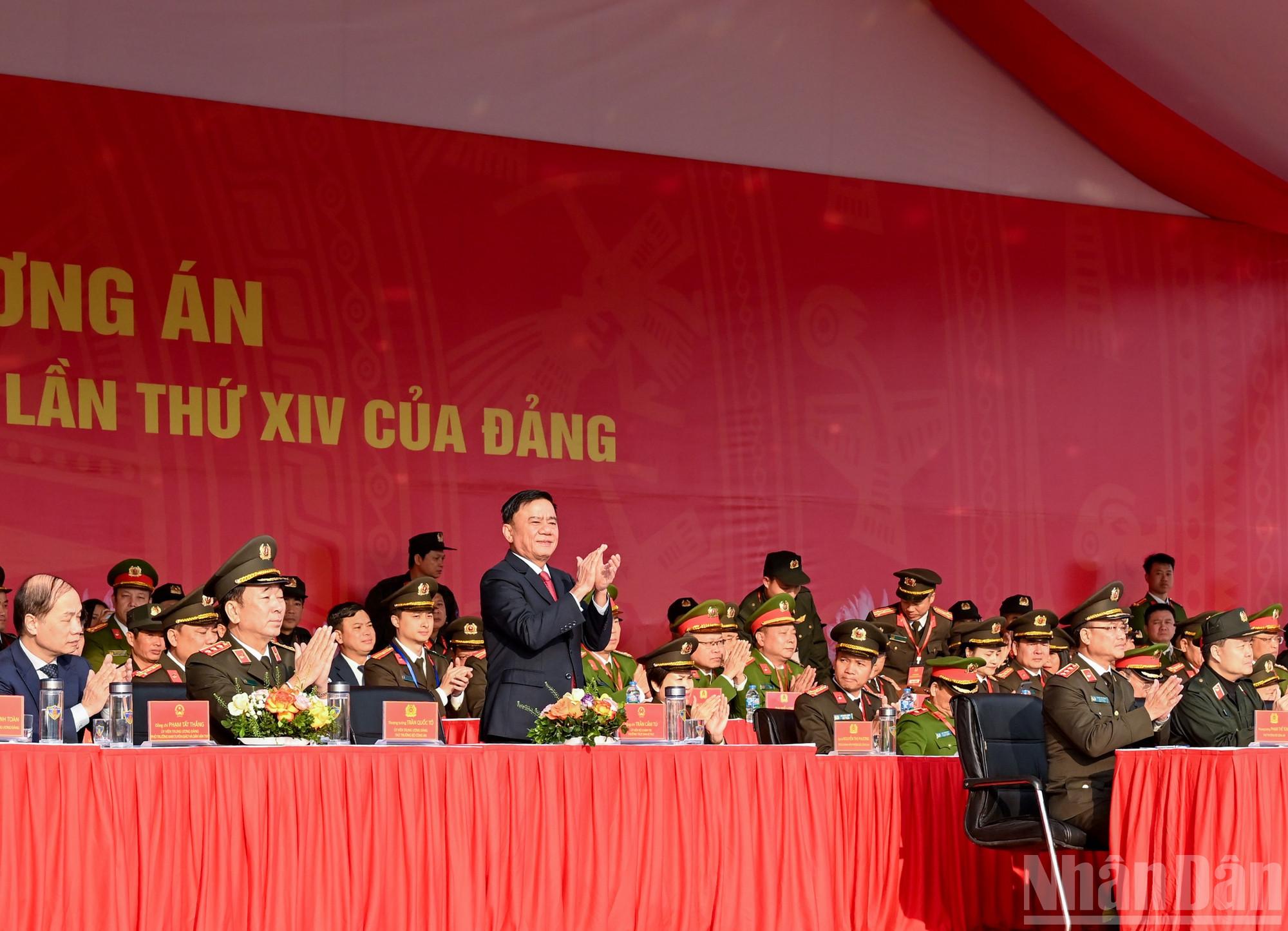 Thường trực Ban B&iacute; thư Trần Cẩm T&uacute; dự Lễ xuất qu&acirc;n bảo vệ an ninh trật tự phục vụ Đại hội XIV của Đảng