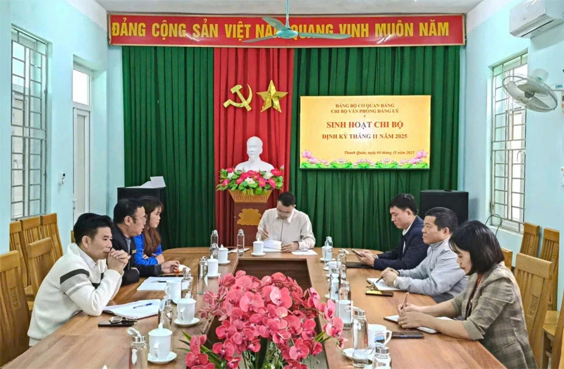 Đổi mới v&agrave; n&acirc;ng cao chất lượng sinh hoạt chi bộ trong giai đoạn mới