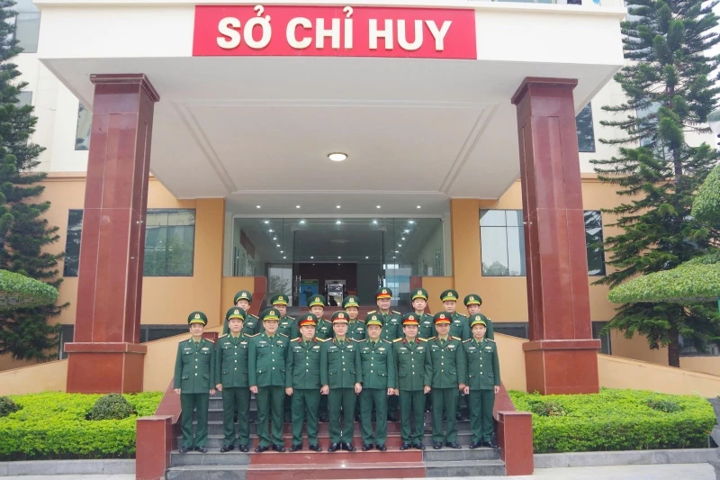 Qu&acirc;n khu 4 kiểm tra c&ocirc;ng t&aacute;c sẵn s&agrave;ng chiến đấu, ch&uacute;c Tết tại Ban Chỉ huy BĐBP tỉnh