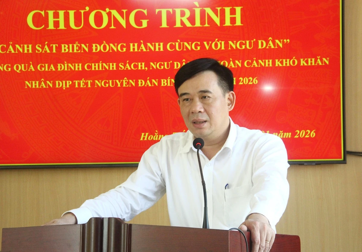 Trao quà cho ngư dân có hoàn cảnh khó khăn nhân dịp Tết Nguyên đán 2026