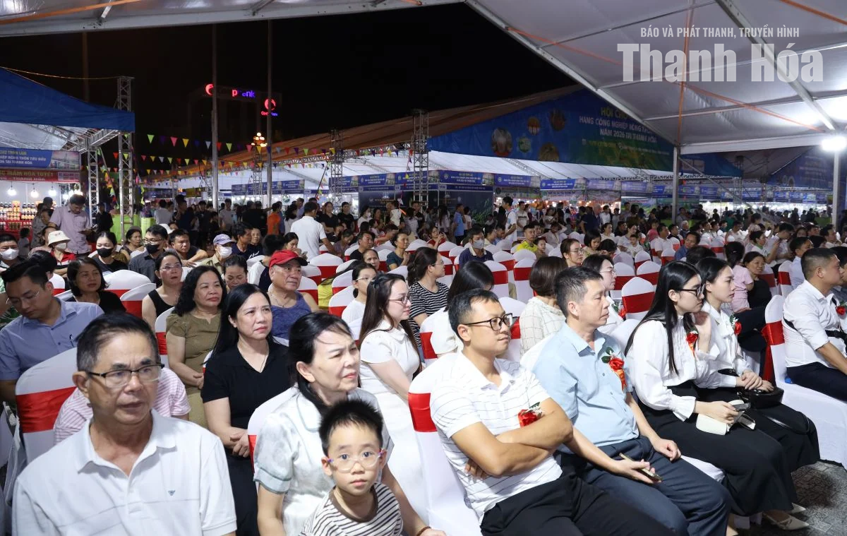 Khai mạc Hội chợ triển lãm hàng công nghiệp nông thôn tiêu biểu năm 2026