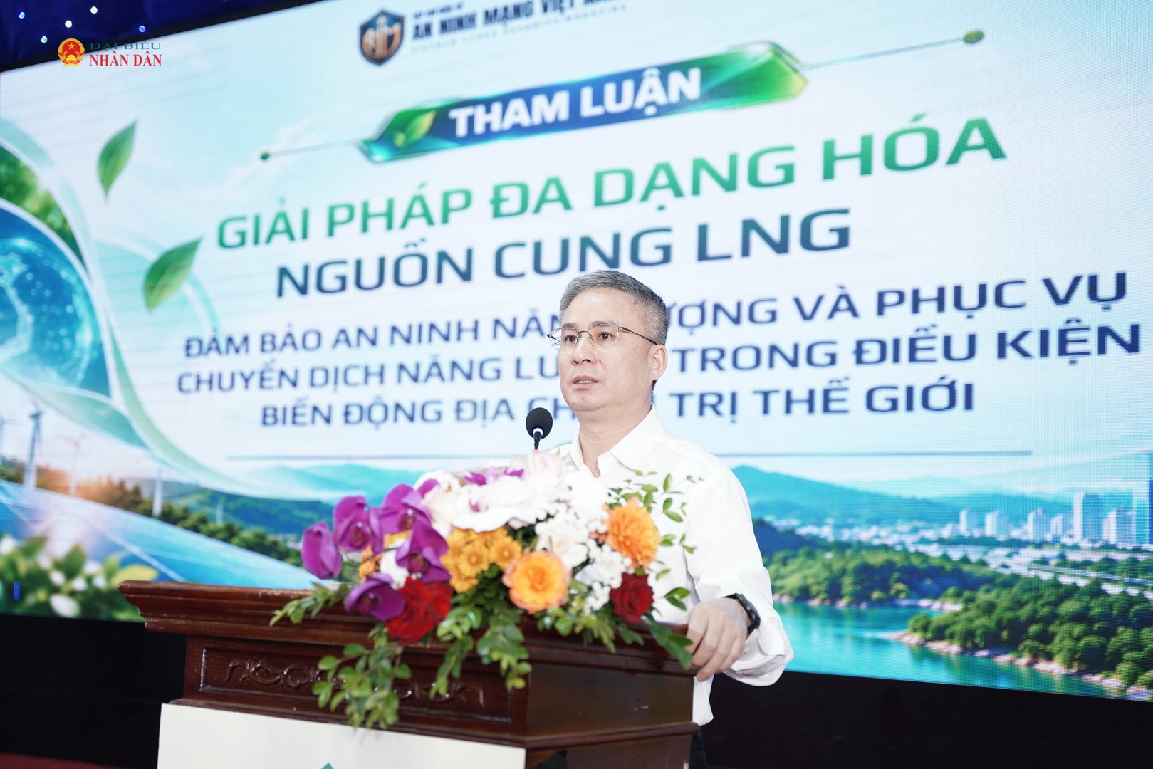 ong-ho-dien-vuong-pho-giam-doc-chi-nhanh-kinh-doanh-lng-dai-dien-pv-gas.jpg
