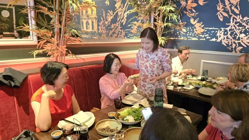 Giới thiệu ẩm thực Việt cho bạn bè quốc tế tại San Francisco (Hoa Kỳ)