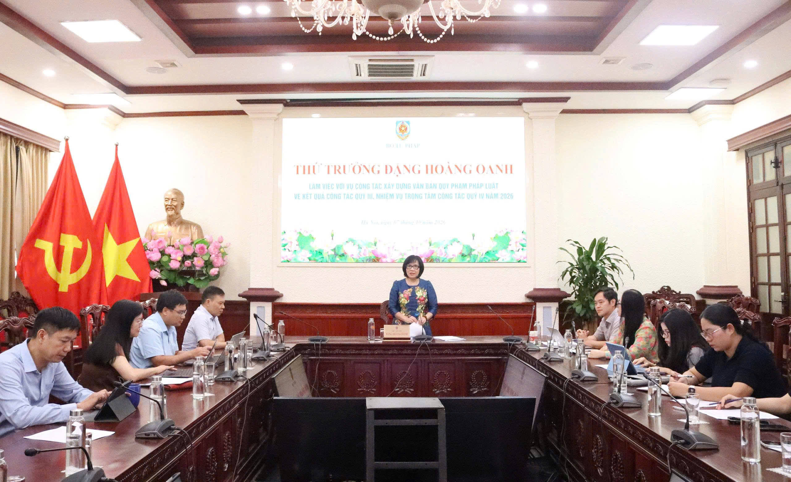 071026-cvdc-canh-01a114f5dba97726a1e9b507c46934a1.jpg 071026 cvdc canh.jpg
