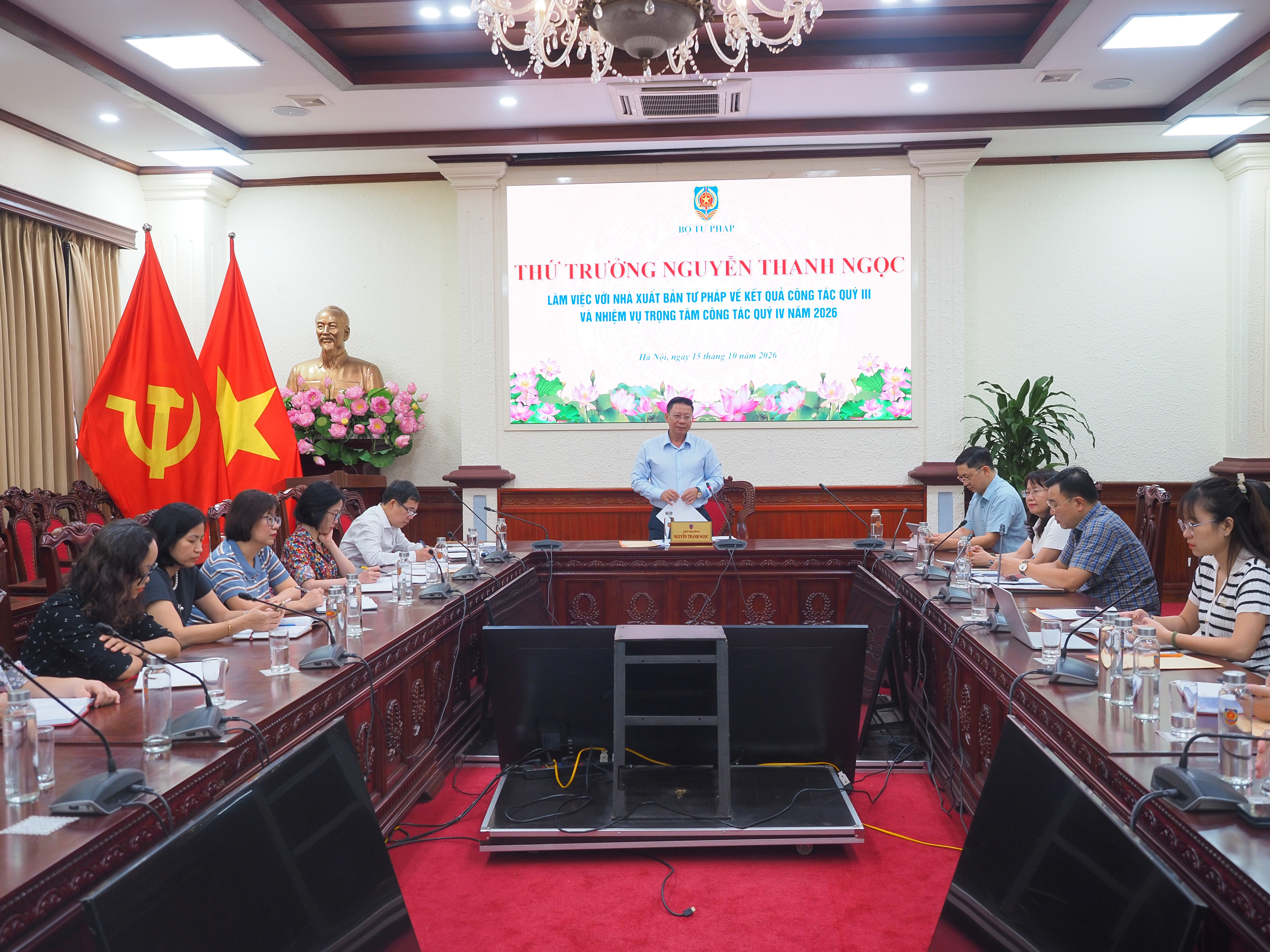 Toàn cảnh buổi làm việc. Ảnh C.Dương.jpg