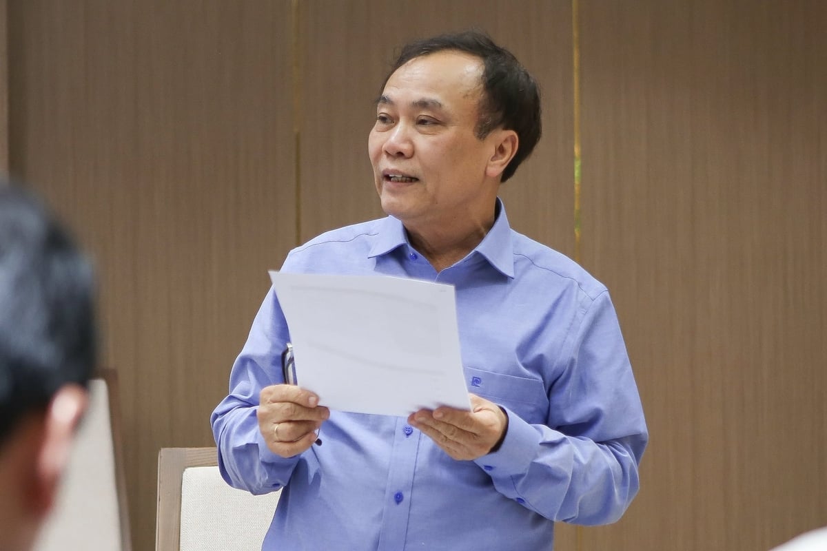 Ông Lê Đức Thịnh, Cục trưởng Cục Kinh tế hợp tác và Phát triển nông thôn (Bộ NN-MT) nêu ý kiến tại cuộc họp. Ảnh: Đinh Tùng. Ông Lê Đức Thịnh, Cục trưởng Cục Kinh tế hợp tác và Phát triển nông thôn (Bộ NN-MT) nêu ý kiến tại cuộc họp. Ảnh: Đinh Tùng.
