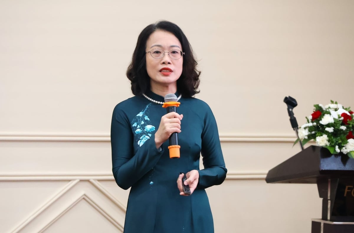PGS.TS Phạm Thị Thanh Ngà, Viện trưởng Viện Khoa học KTTV, Môi trường và Biển chia sẻ về quá trình xây dựng kịch bản cập nhật. Ảnh: Trung Nguyên.