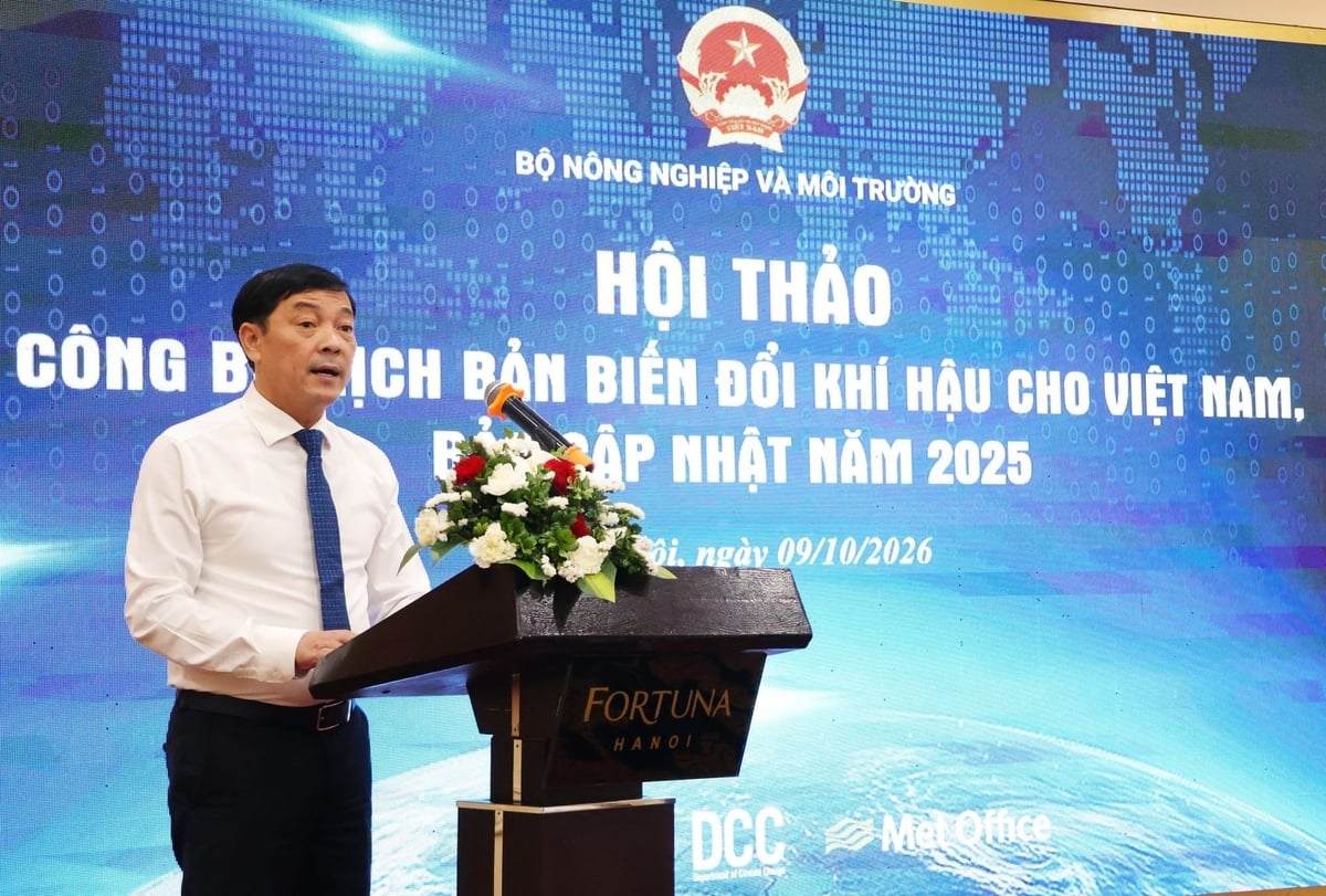Thứ trưởng Bộ Nông nghiệp và Môi trường Lê Trọng Yên nhấn mạnh tầm quan trọng của Kịch bản biến đổi khí hậu. Ảnh: Trung Nguyên. 
