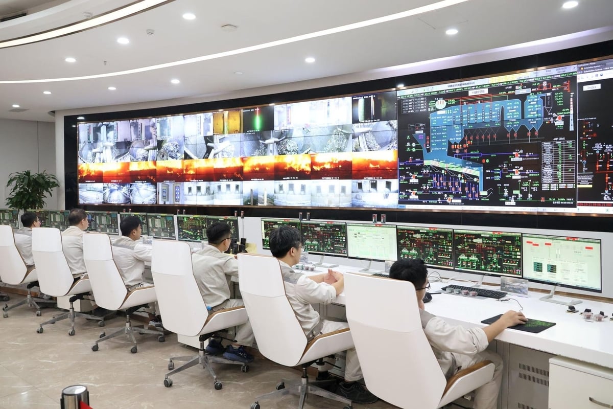 Dữ liệu quan trắc môi trường tự động của nhà máy được truyền trực tiếp, liên tục về cơ quan quản lý. Ảnh: Khánh Ly. Dữ liệu quan trắc môi trường tự động của nhà máy được truyền trực tiếp, liên tục về cơ quan quản lý. Ảnh: Khánh Ly.