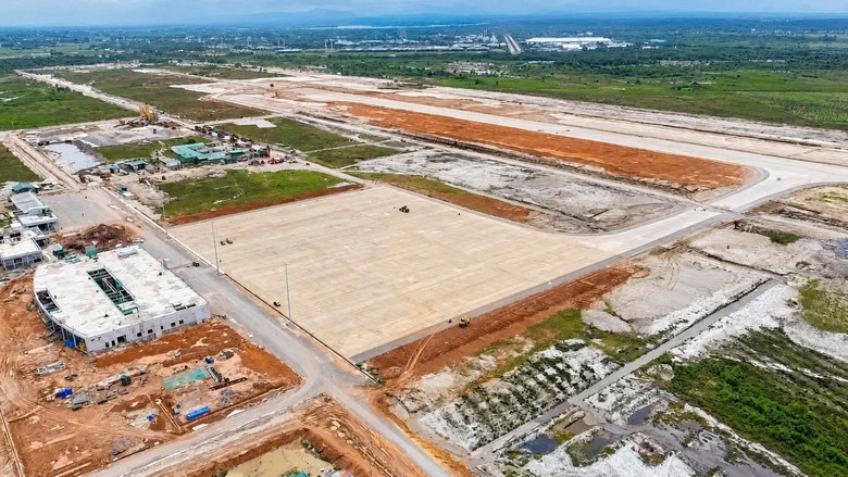 Gấp rút đấu nối đường điện 110kV phục vụ sân bay Quảng Trị- Ảnh 1.