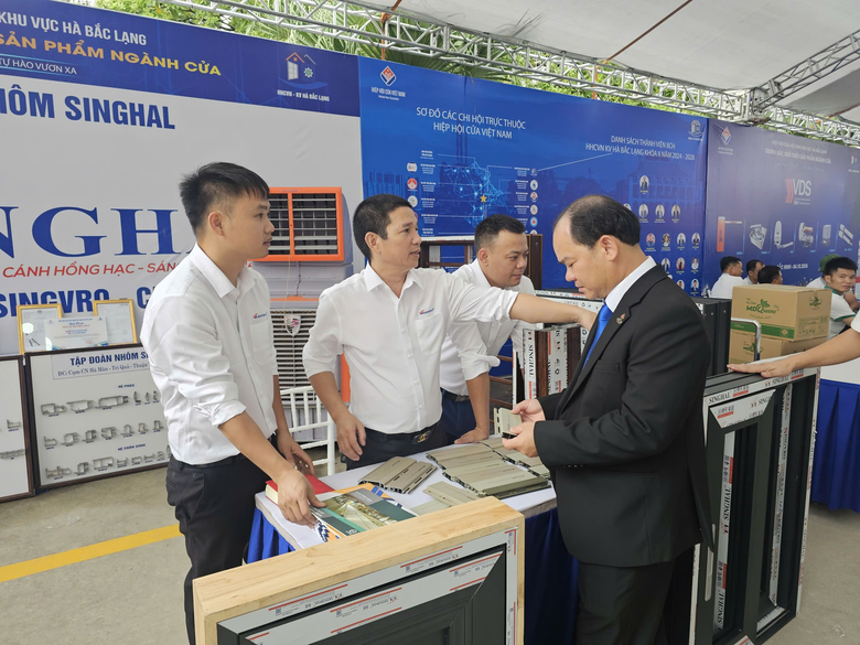Đa dạng sản phẩm tại hội thi tay nghề ngành cửa- Ảnh 2.