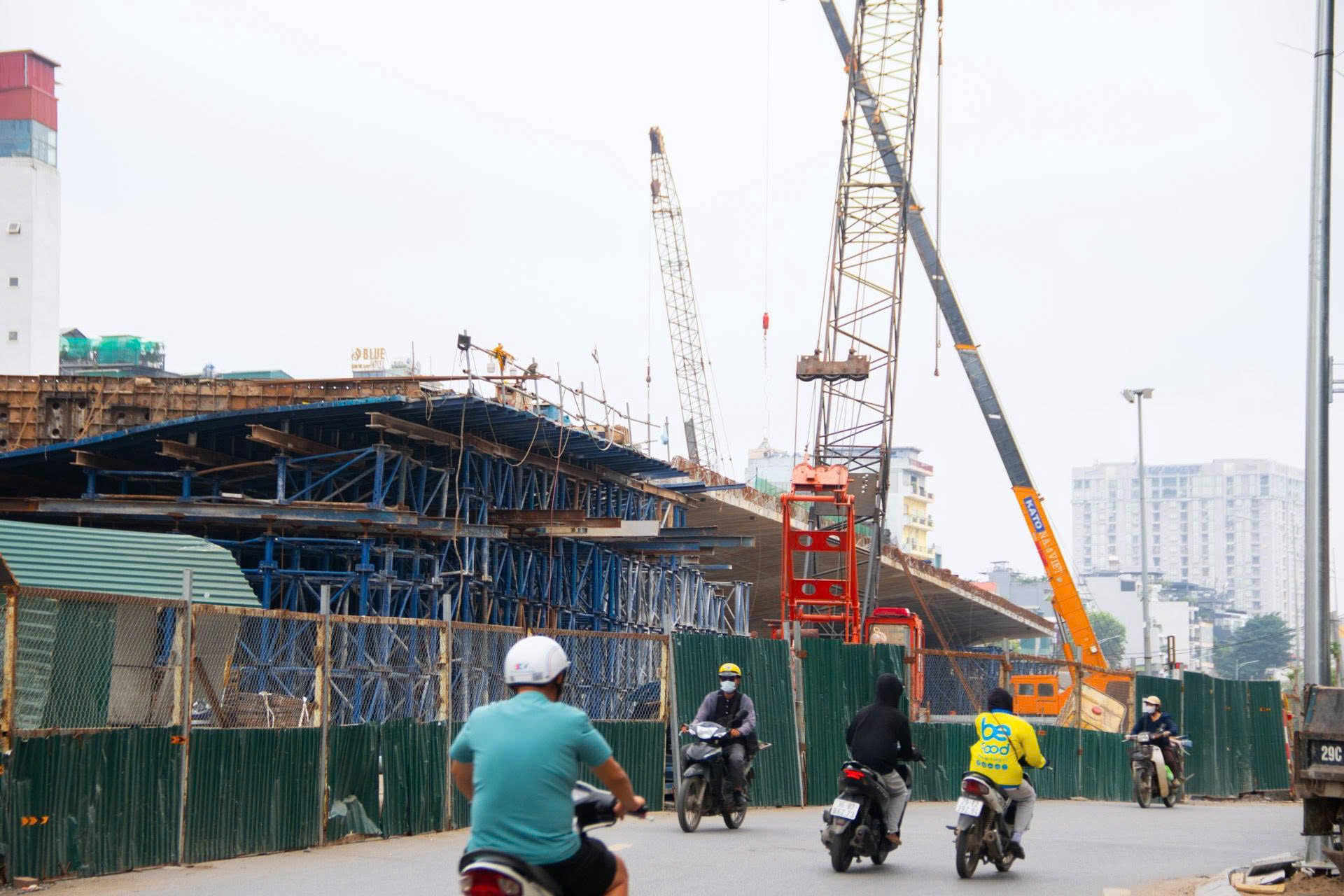 Cận cảnh hai cầu vượt trên đường Vành đai 1 dự kiến khai thác cuối năm 2026 - Ảnh 6.