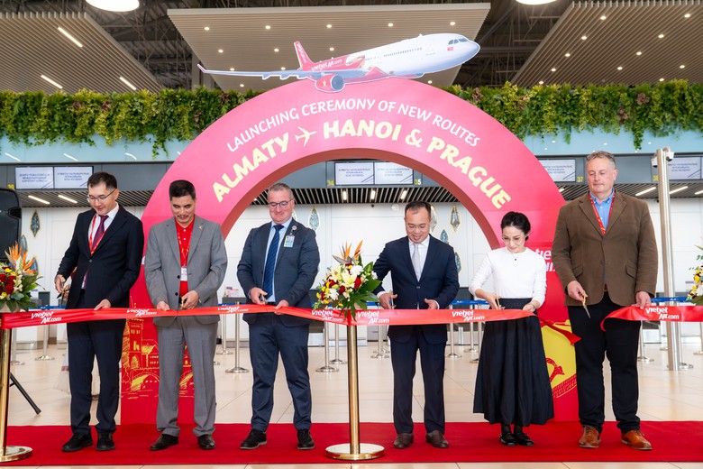 Khai trương đường bay đến Almaty, Praha, Vietjet mở thêm kết nối Việt Nam với thế giới   - Ảnh 3.