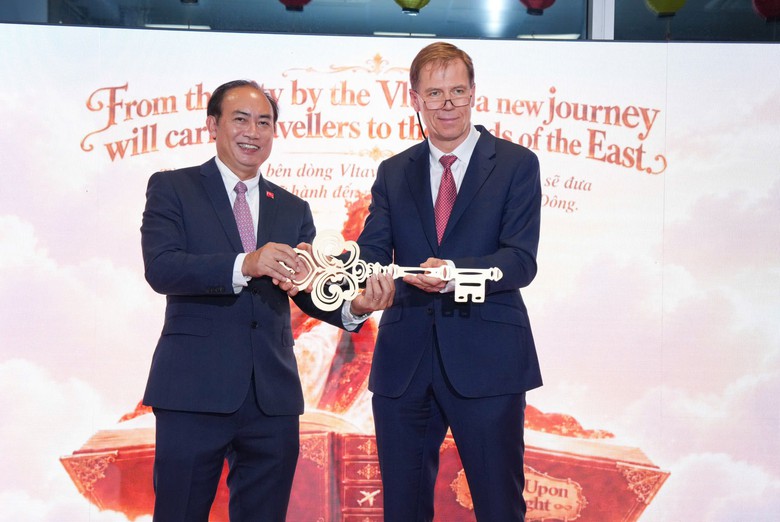 Khai trương đường bay đến Almaty, Praha, Vietjet mở thêm kết nối Việt Nam với thế giới   - Ảnh 8.