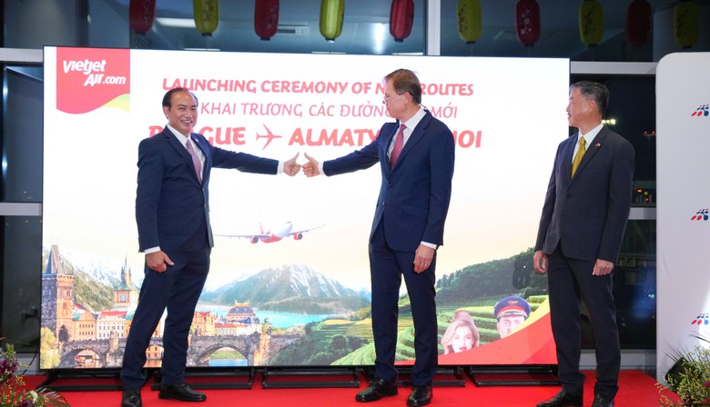 Khai trương đường bay đến Almaty, Praha, Vietjet mở thêm kết nối Việt Nam với thế giới   - Ảnh 10.
