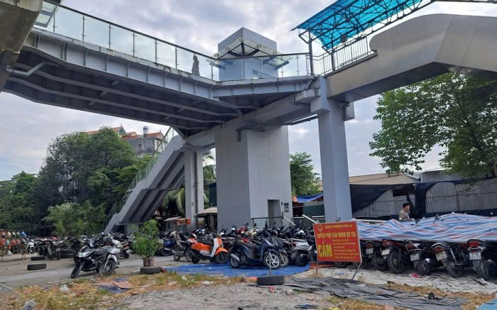 Hà Nội nói "không" với tiền mặt tại tất cả điểm trông giữ xe trên địa bàn- Ảnh 2.