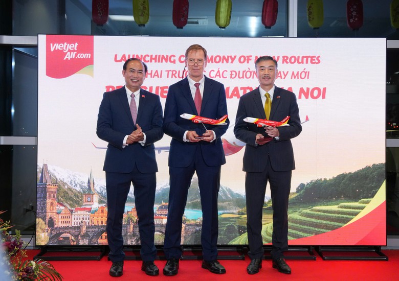 Khai trương đường bay đến Almaty, Praha, Vietjet mở thêm kết nối Việt Nam với thế giới   - Ảnh 9.