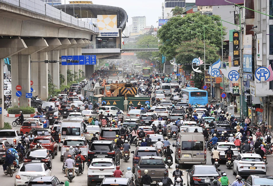 Hà Nội phân luồng phố Chiến Thắng, các lộ trình thay thế tài xế cần biết- Ảnh 1.