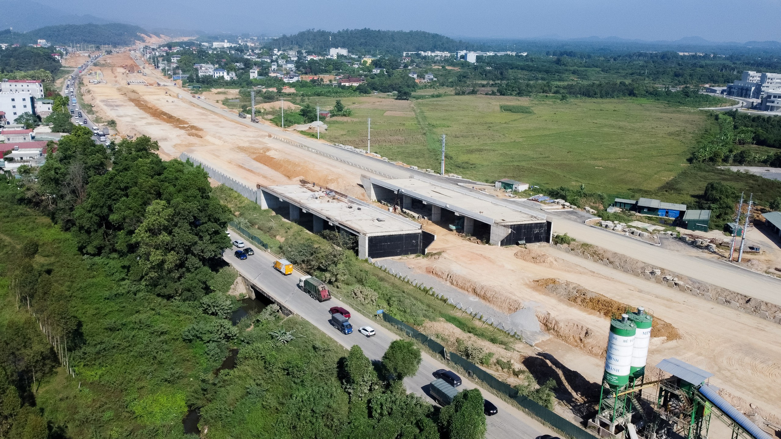Diện mạo tuyến đường hơn 5.200 tỷ đồng nối đại lộ Thăng Long với cao tốc Hà Nội - Hòa Bình- Ảnh 3.