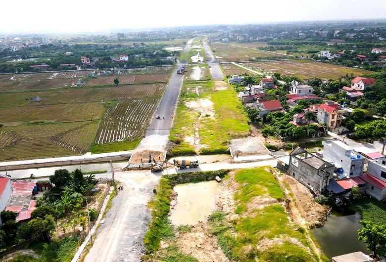 Cận cảnh đường hơn 3.400 tỷ đồng ở Hưng Yên tăng tốc, phấn đấu về đích cuối năm 2026- Ảnh 14.
