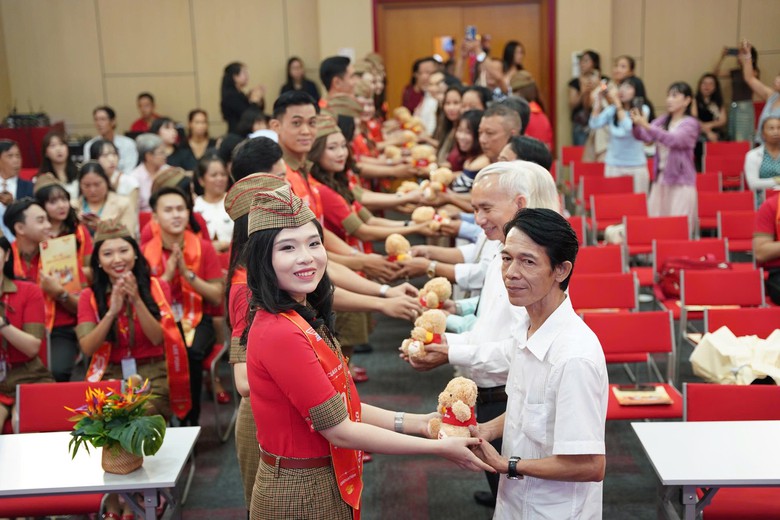 Học viện Hàng không Victoria ghi dấu cột mốc trưởng thành của các tân tiếp viên hàng không- Ảnh 10.