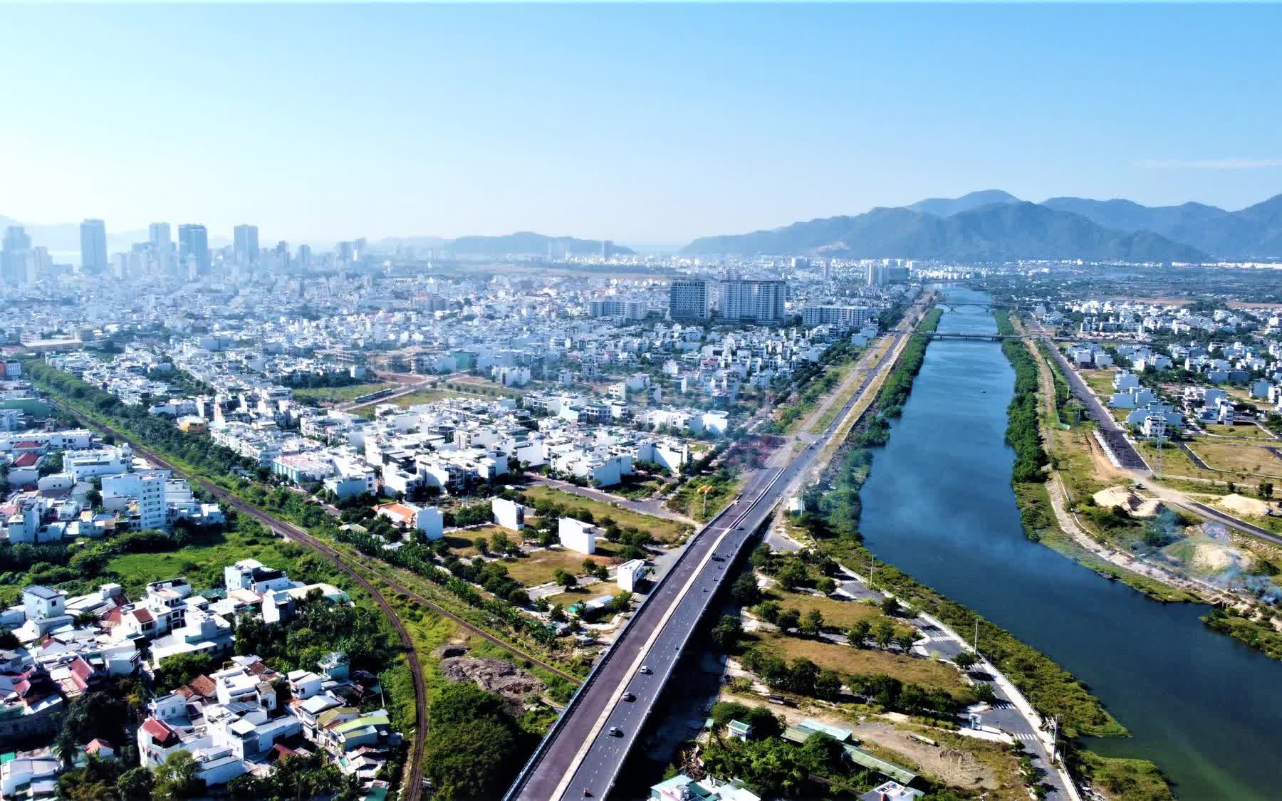 Khánh Hòa siết quản lý trật tự xây dựng, đề cao trách nhiệm người đứng đầu- Ảnh 3.