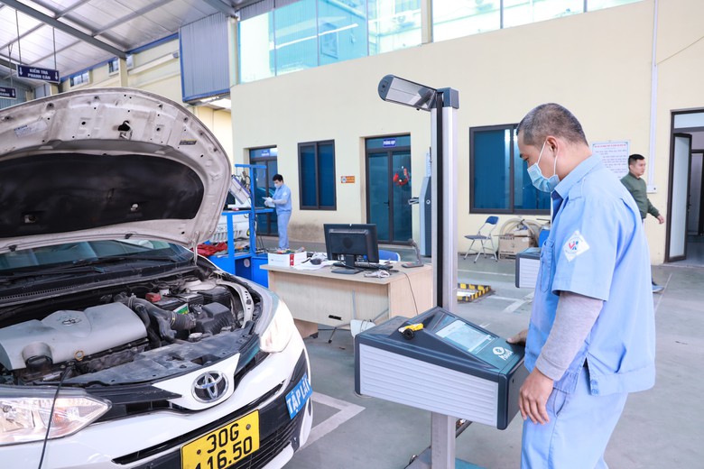 Siết kiểm định hệ thống đèn, ngăn nguy cơ mất an toàn giao thông - Ảnh 2.