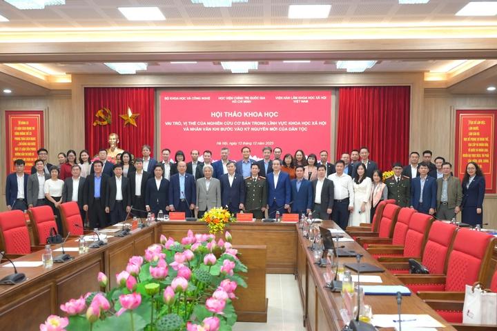 Định hình vai trò, vị thế của nghiên cứu cơ bản trong lĩnh vực khoa học xã hội và nhân văn trong kỷ nguyên số- Ảnh 6. Định hình vai trò, vị thế của nghiên cứu cơ bản trong lĩnh vực khoa học xã hội và nhân văn trong kỷ nguyên số- Ảnh 6.