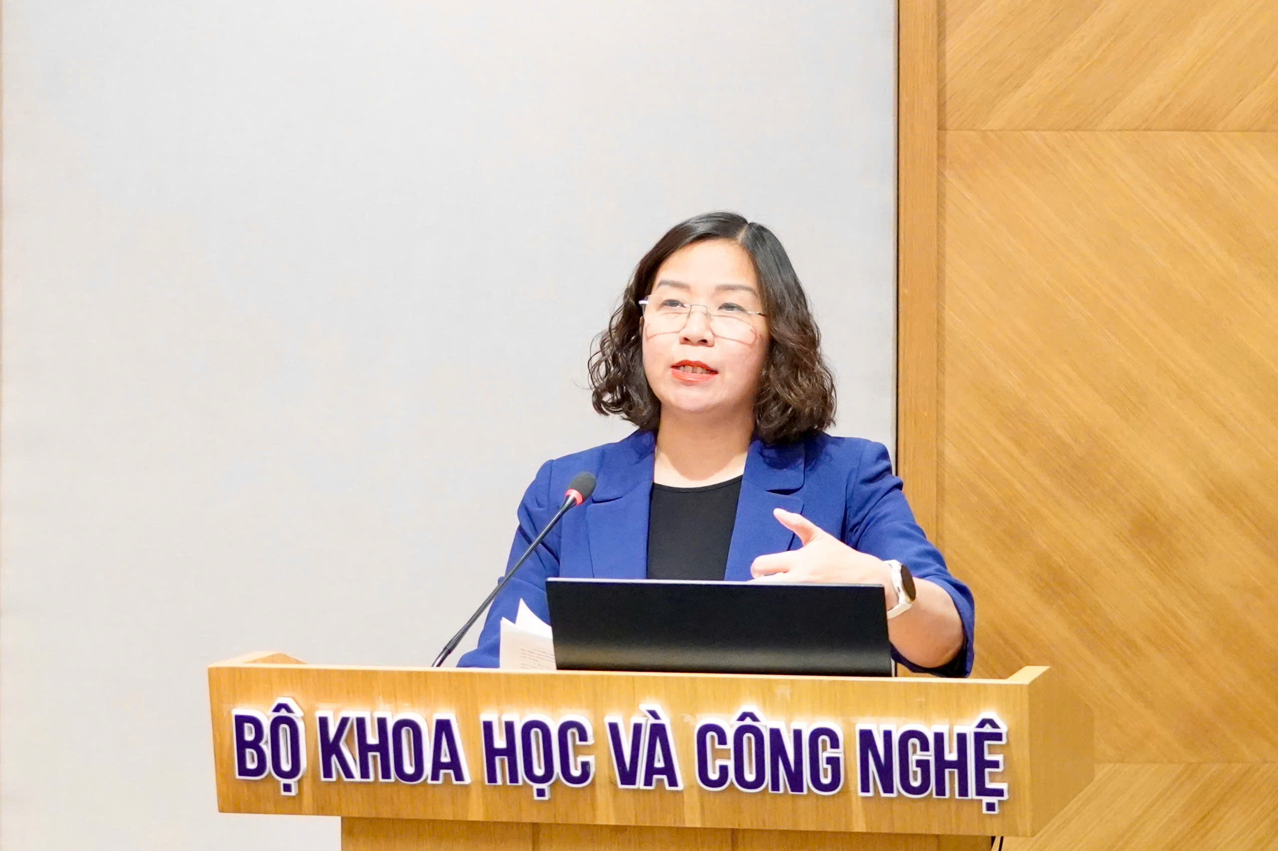 Đảng ủy Bộ KH&CN: Khoa học, c&ocirc;ng nghệ trở th&agrave;nh trụ cột trung t&acirc;m của m&ocirc; h&igrave;nh ph&aacute;t triển quốc gia- Ảnh 4.