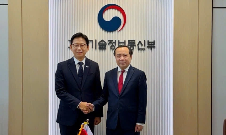 Việt Nam - Hàn Quốc thúc đẩy nghiên cứu chung về bán dẫn, AI và hạt nhân - Ảnh 1.