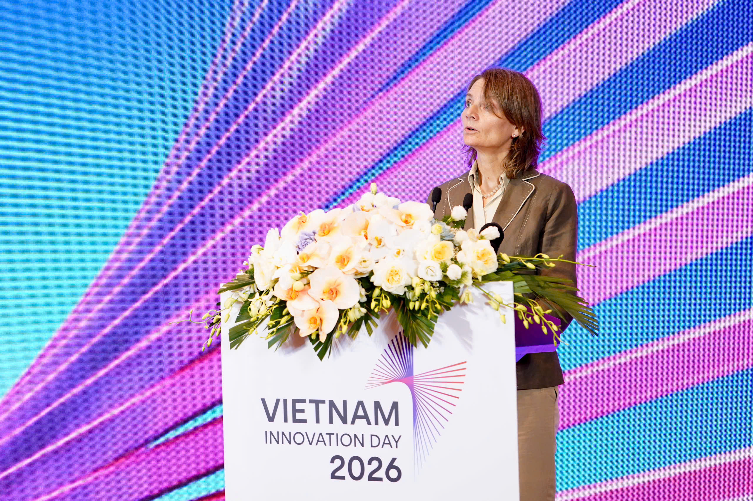 Đẩy mạnh chuyển từ nhận thức sang hành động thực chất, lấy doanh nghiệp làm trung tâm hệ sinh thái- Ảnh 3.