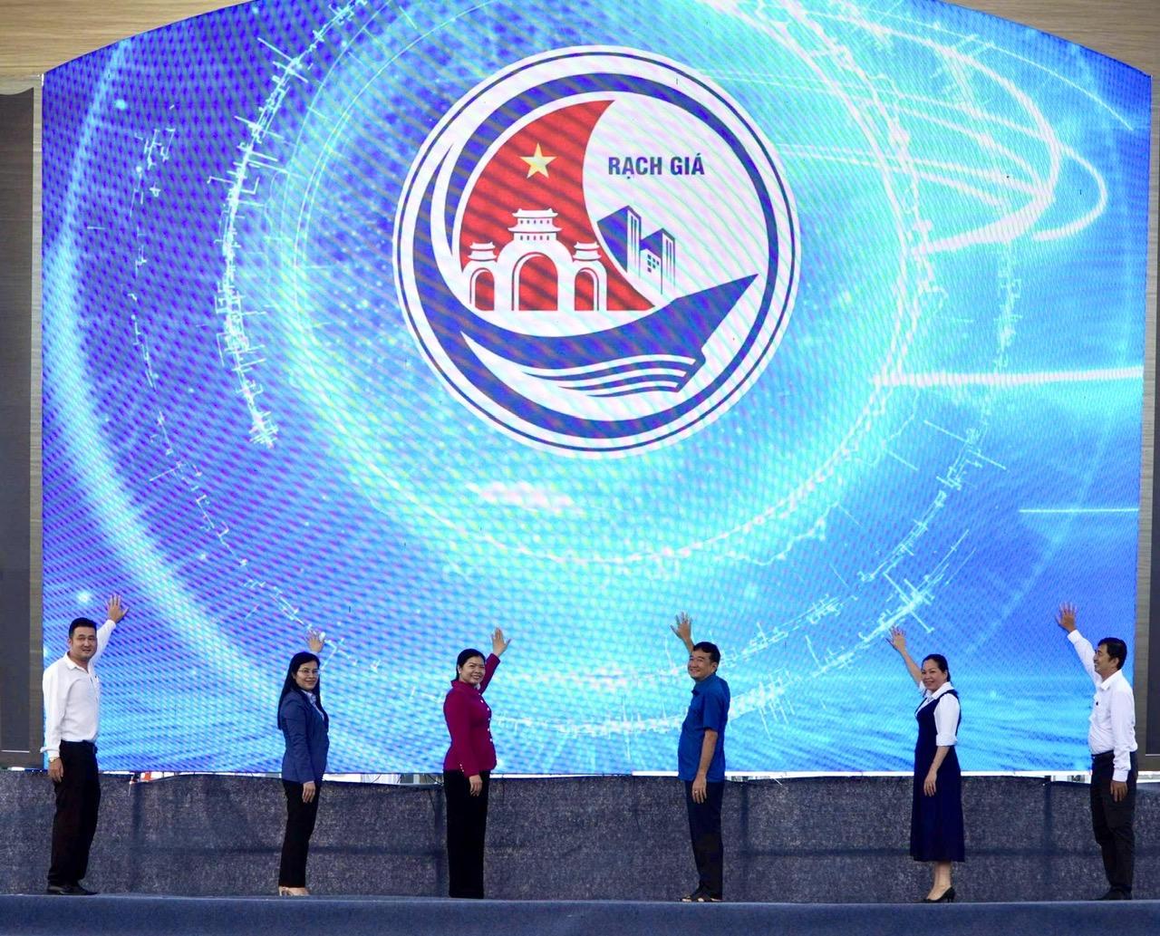 Rạch Giá đẩy mạnh chuyển đổi số, làm sạch dữ liệu phục vụ người dân- Ảnh 1.