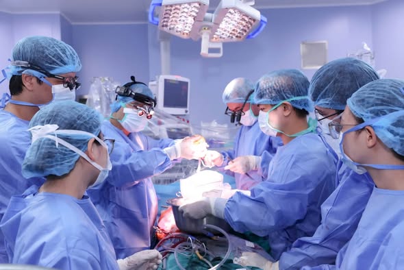 Bệnh viện Trung ương Quân đội 108 khẳng định năng lực làm chủ và chuyển giao công nghệ ghép gan- Ảnh 6.