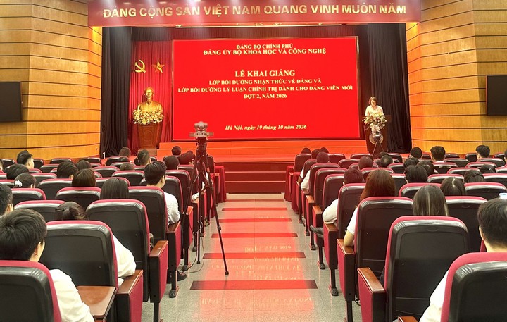 Đảng ủy Bộ KH&CN khai giảng hai lớp bồi dưỡng về Đảng năm 2026 - Ảnh 2.